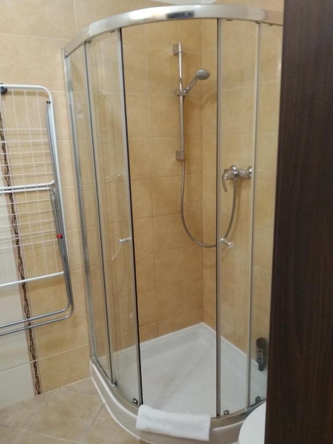 Apartman Fialka Aparthotel Besenova Luaran gambar